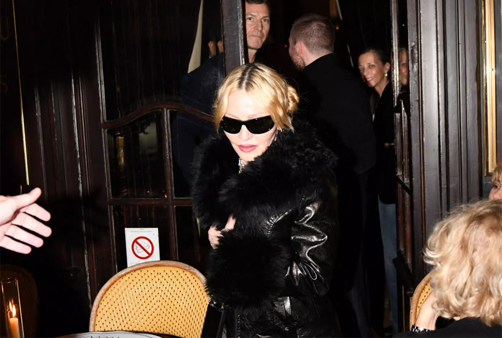 Madonna quittant le restaurant Le Square Trousseau